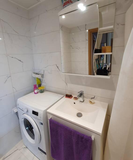 Bright 3-room In Mustamaee Apartment *